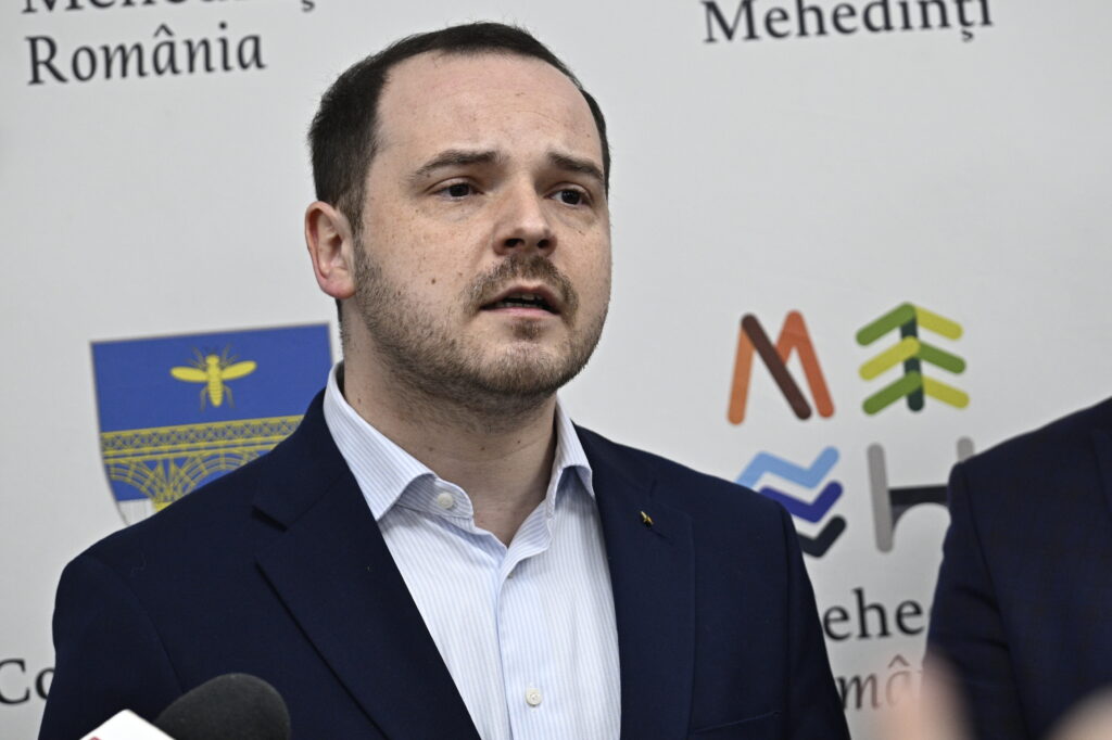 ministrul-sanatatii-isi-cere-scuze-de-la-pacienti:-sanatatea-nu-se-face-cu-mainile-goale-si-nici-cu-10%-mai-putin