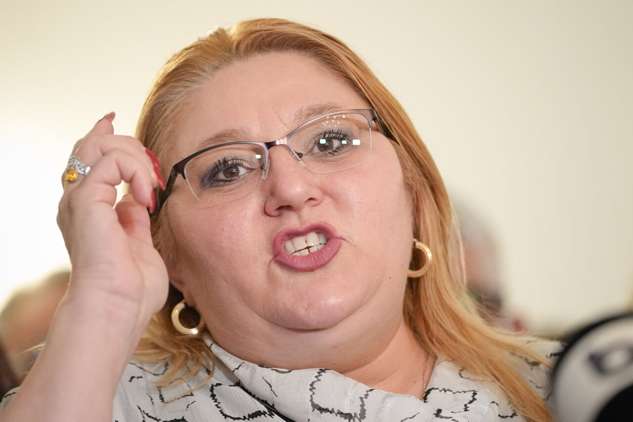 sosoaca,-mesaj-pentru-psd,-usr-si-bolojan:-nu-ma-mai-sunati,-nu-imi-mai-sunati-parlamentarii