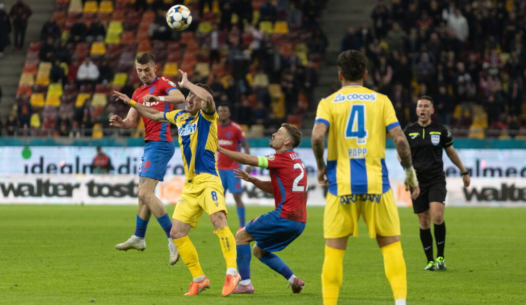 Superliga programează vineri două meciuri, including FCSB Petrolul