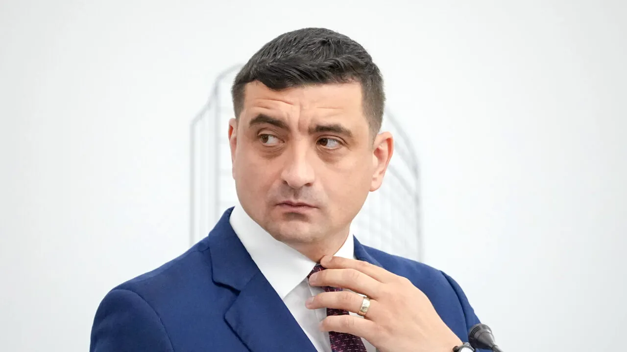 politico:-campionul-maga-din-romania,-simion,-revine-spectaculos-dupa-implozia-guvernului