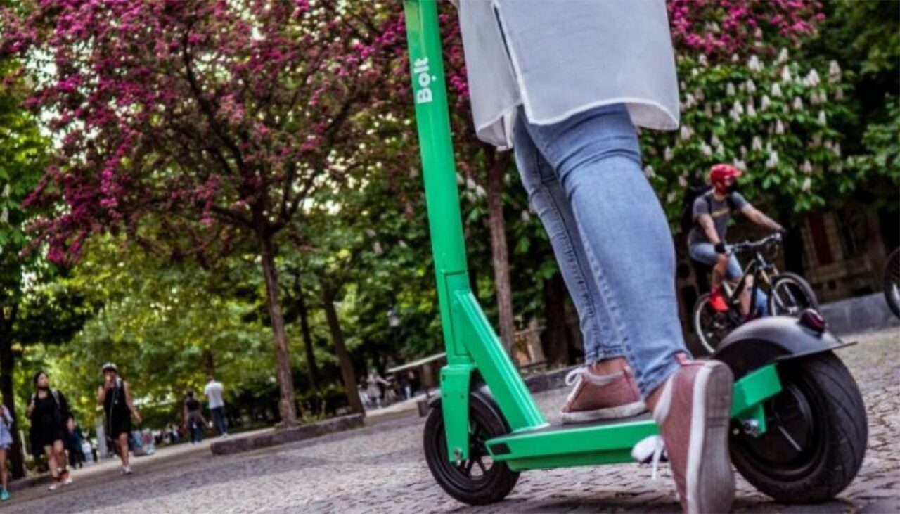 accident-mortal-de-trotineta-in-bucuresti.-o-femeie-de-cetatenie-straina-si-a-pierdut-viata-pe-bulevardul-unirii