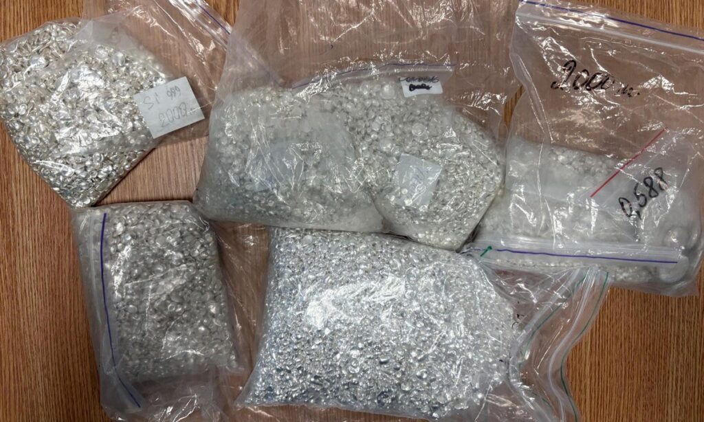 peste-15-kg-de-argint,-descoperite-la-ptf-halmeu.-un-cetatean-ucrainean,-cercetat-pentru-contrabanda