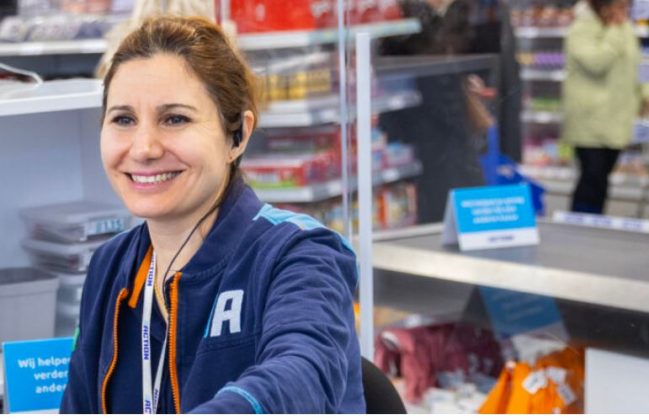 Action deschide magazine în trei orașe, salarii part time de la 1.500 lei