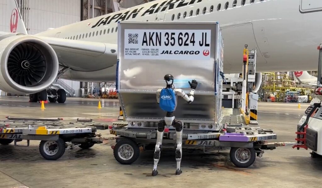 roboti-umanoizi-vor-manipula-bagaje-in-aeroporturile-din-japonia,-pe-fondul-crizei-de-personal