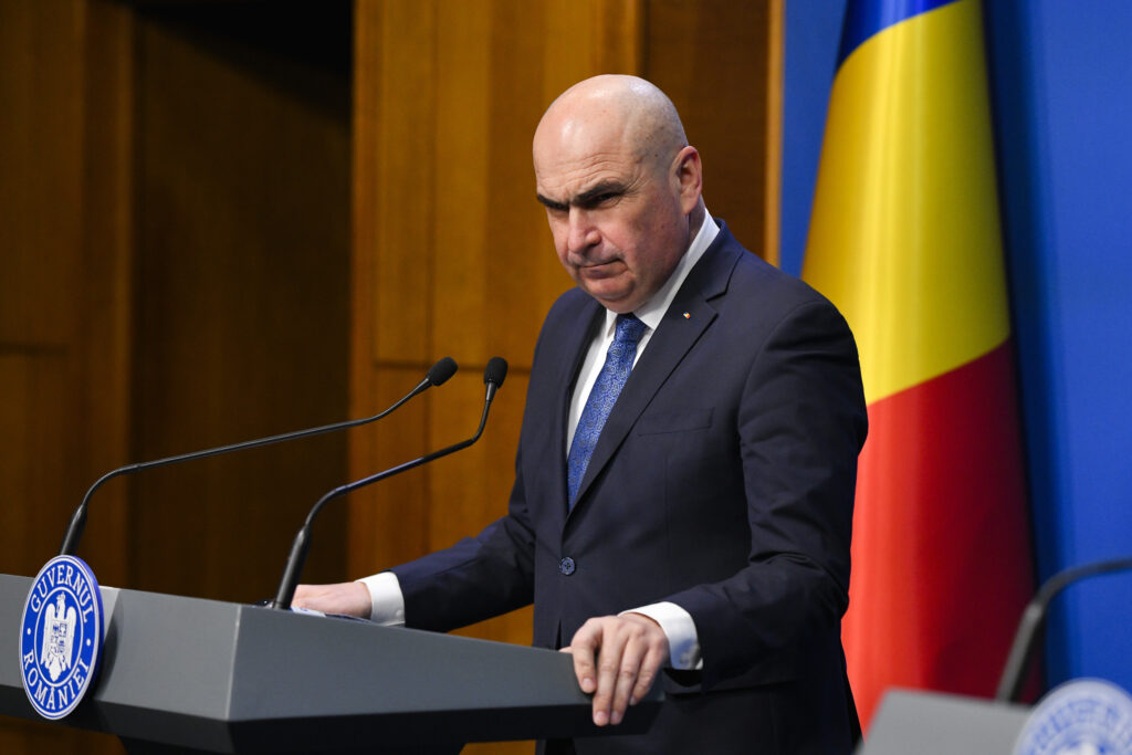 bolojan-respinge-acuzatiile-lui-simion-privind-programul-safe:-romania-are-nevoie-de-investitii-in-aparare