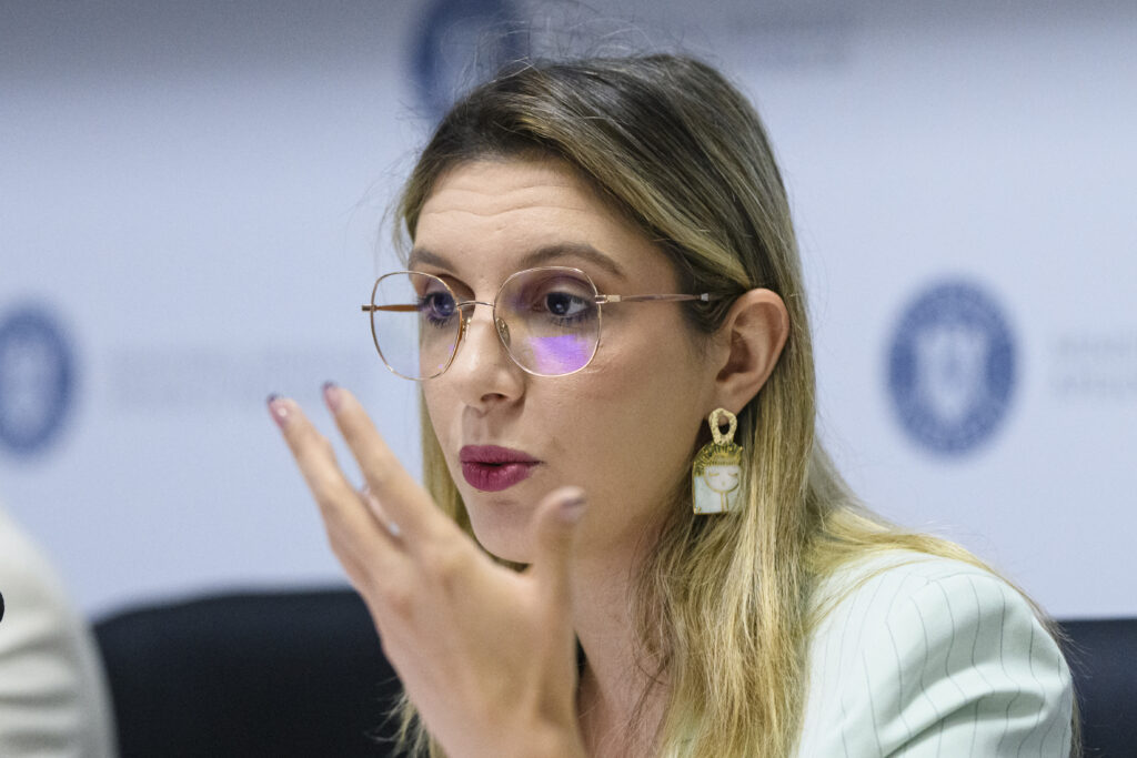 diana-buzoianu,-ministru-usr:-vreau-un-guvern-care-sa-trezeasca-in-oameni-o-speranta,-nu-revolta