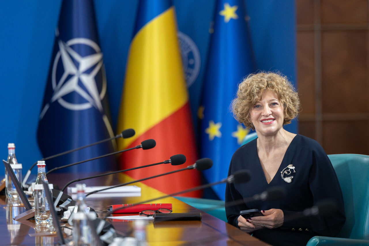 Oana Gheorghiu se cere scuză pentru ironii la adresa parlamentarilor