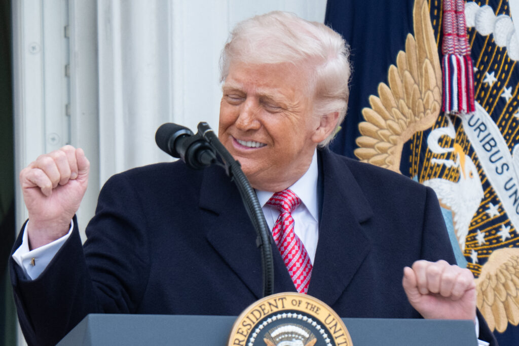 avionul-boeing-747-oferit-lui-donald-trump,-care-urmeaza-sa-serveasca-drept-air-force-one-temporar,-este-operational