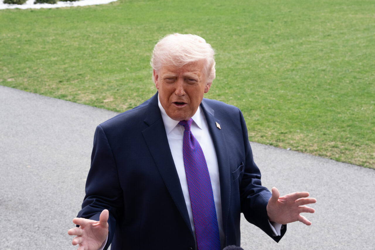comisia-europeana,-dupa-ce-trump-a-anuntat-tarife-de-25%-pentru-masinile-din-ue:-aceasta-ultima-masura-demonstreaza-cat-de-neserioasa-este-partea-americana