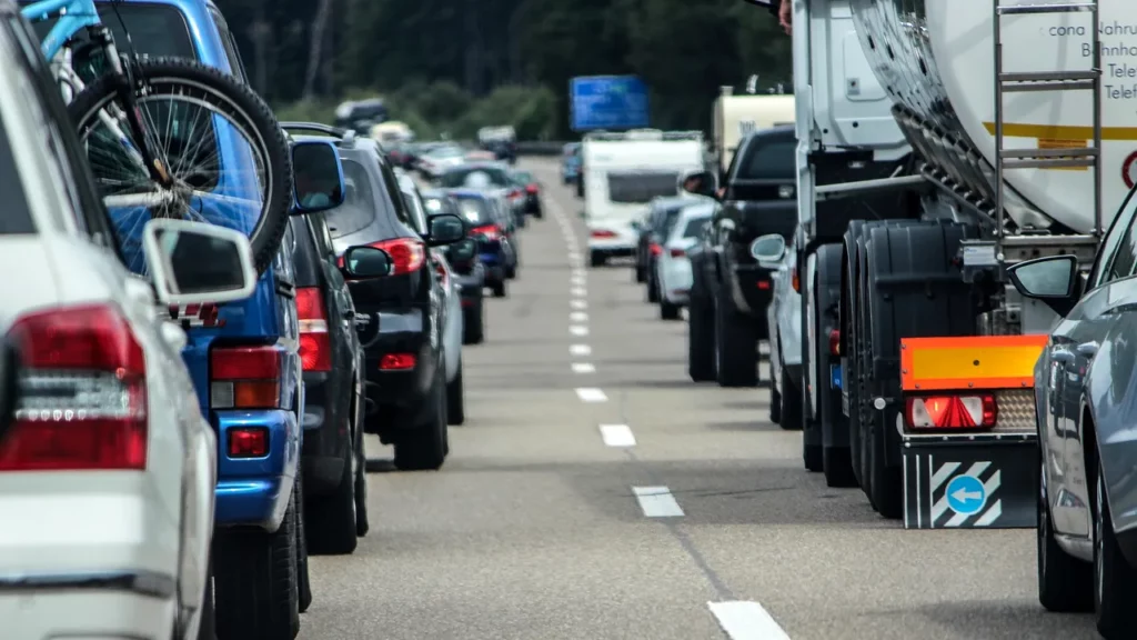 aglomeratie-pe-sosele-la-finalul-minivacantei-de-1-mai-circulatie-ingreunata-pe-dn1,-intre-brasov-si-bucuresti.-rute-alternative