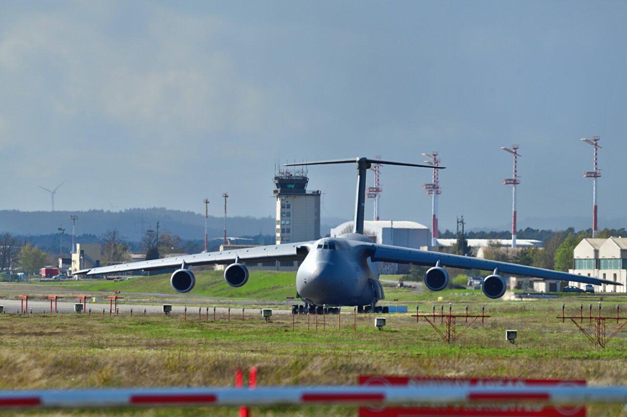 primarul-din-ramstein,-unde-sunt-gazduite-fortele-aeriene-americane-in-europa,-avertizeaza-asupra-consecintelor-retragerii-trupelor-sua-din-germania