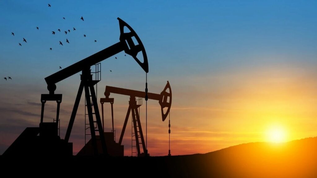 pretul-petrolului-a-scazut-dupa-ce-trump-a-anuntat-ca-sua-vor-ajuta-la-eliberarea-navelor-blocate-in-stramtoarea-ormuz