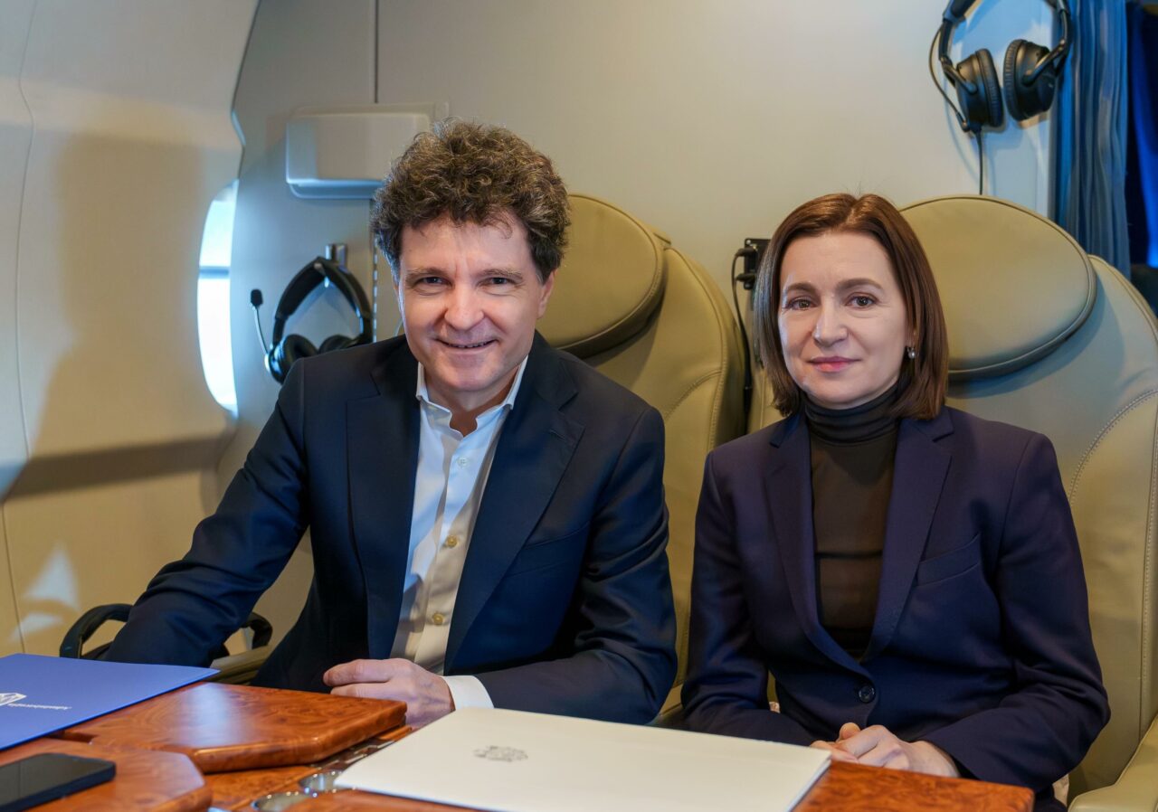 Nicușor Dan participă la reuniunea Comunității Politicii Europene la Erevan