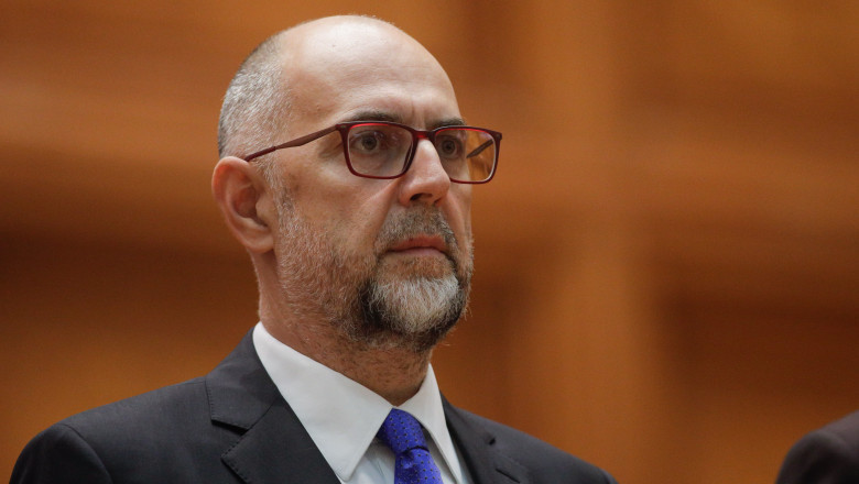 Kelemen Hunor nu participă la votul moțiunii UDMR, fiind la o înmormântare