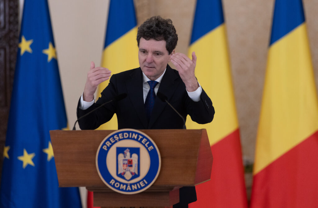 surse:-nicusor-dan-nu-se-va-grabi-cu-noul-premier.-demisul-ilie-bolojan-va-mai-sta-la-palatul-victoria