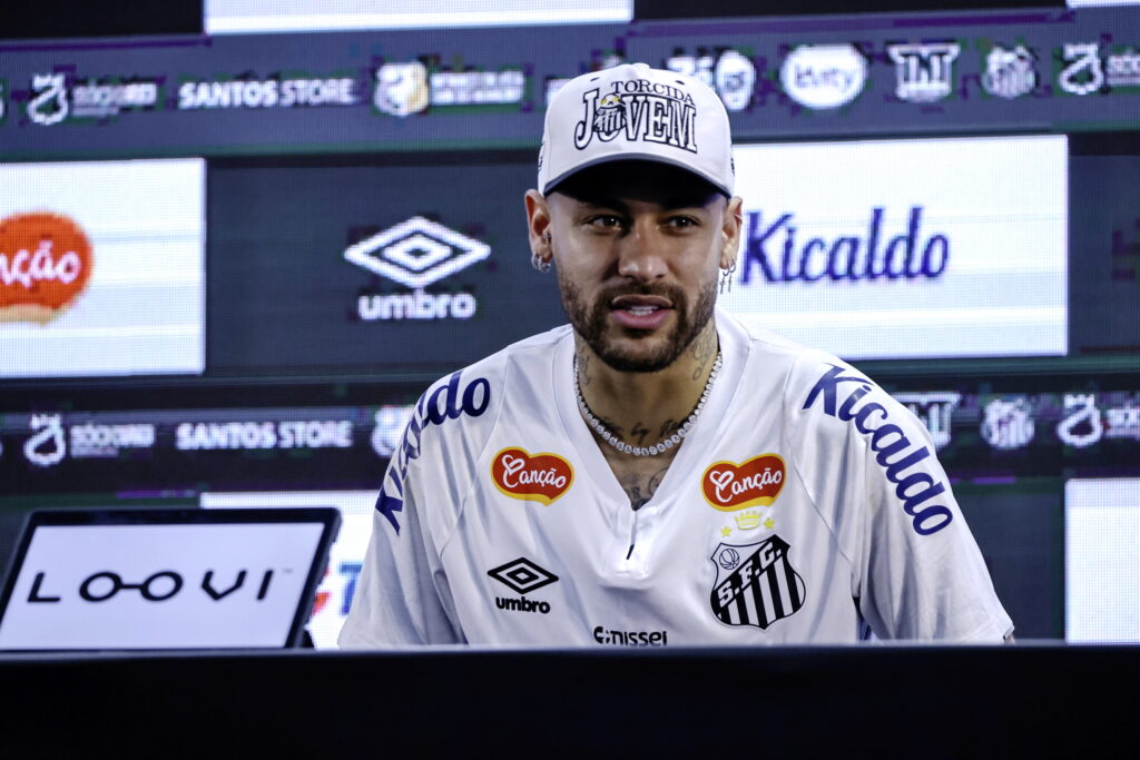 neymar-marcheaza-pentru-santos-dupa-scandalul-cu-robinho-jr.-cei-doi-si-au-cerut-scuze-dupa-incident