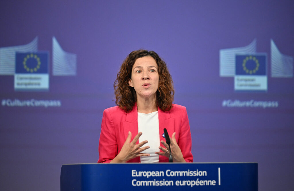 comisia-europeana-prezinta-prima-sa-strategie-de-combatere-a-saraciei.-roxana-minzatu:-urgenta-este-economica-si-sociala