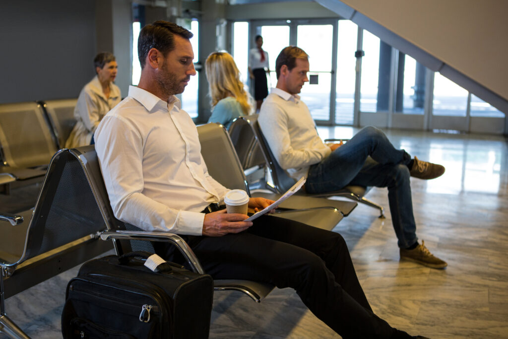 obiceiurile-din-aeroport-care-ii-enerveaza-cel-mai-mult-pe-calatori-sondaj-global