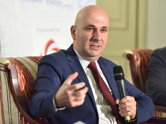 hidroelectrica-accepta-pana-la-urma-suspendarea-din-functie-a-presedintelui-consiliului-de-supraveghere,-silviu-avram.-propunerea-va-fi-introdusa-in-agoa-din-29-mai