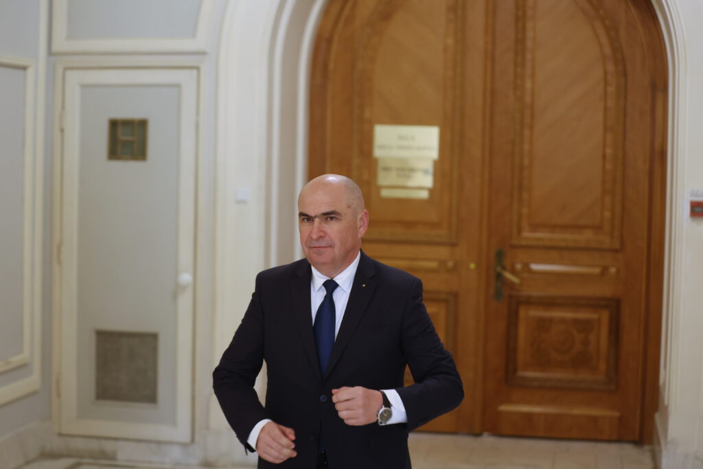 bolojan,-dupa-ce-tribunalul-din-covasna-a-suspendat-reforma-administratiei:-ordinele-de-prefecti-vor-fi-anulate