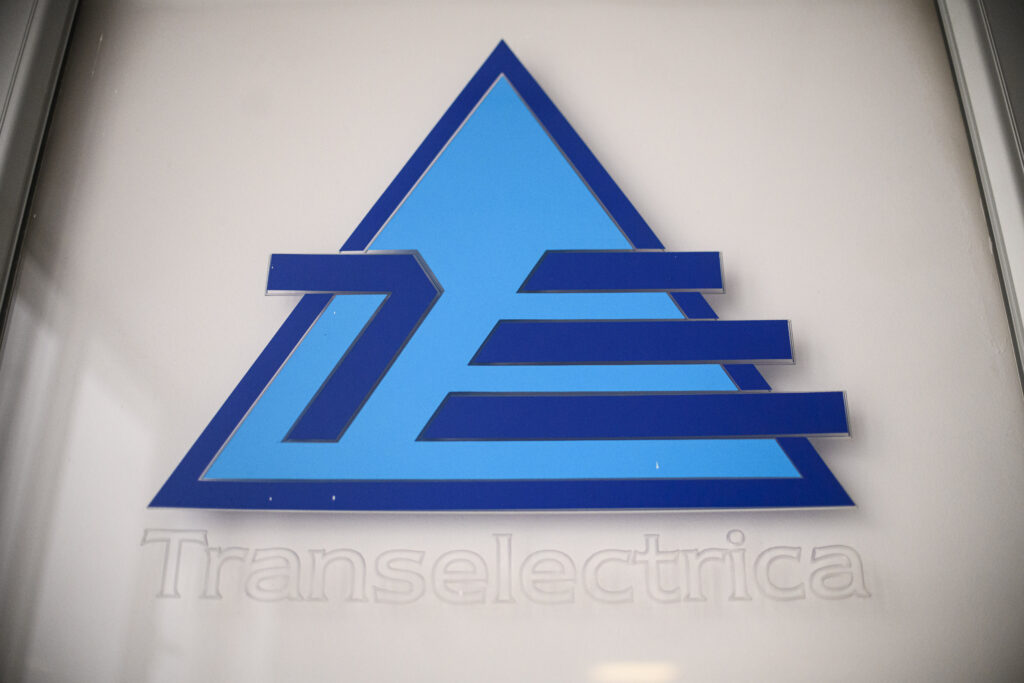 transelectrica,-dupa-oprirea-celor-doua-unitati-nucleare-de-la-cne-cernavoda:-sistemul-energetic-intampina-un-grad-ridicat-de-solicitare-operationala
