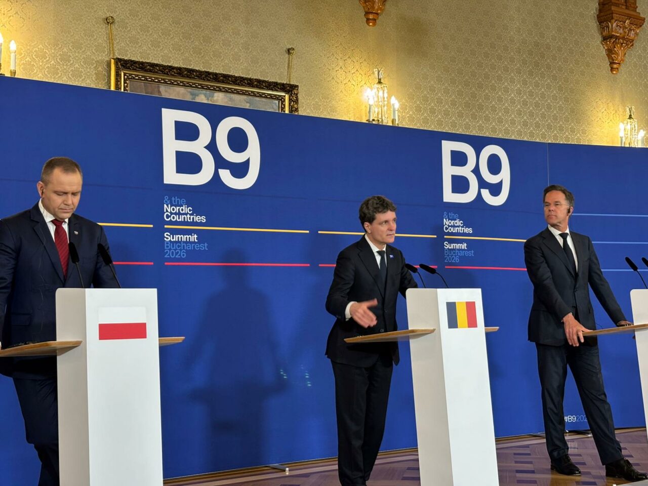 nicusor-dan,-mark-rutte-si-karol-nawrocki,-conferinta-comuna-dupa-summitul-b9-de-la-bucuresti