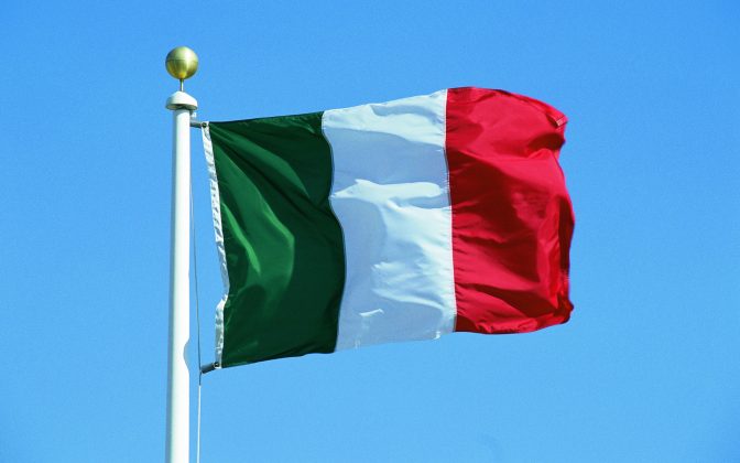 italia:-sapte-raniti-dupa-ce-un-sofer-a-intrat-cu-masina-in-pietoni-in-centrul-orasului-modena