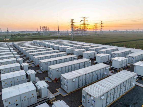 baterie-austriaca-de-stocare-a-energiei-electrice-in-olt,-de-mari-dimensiuni.-kraftfeld-urmeaza-sa-ia-autorizatia-pentru-o-capacitate-de-216-mwh