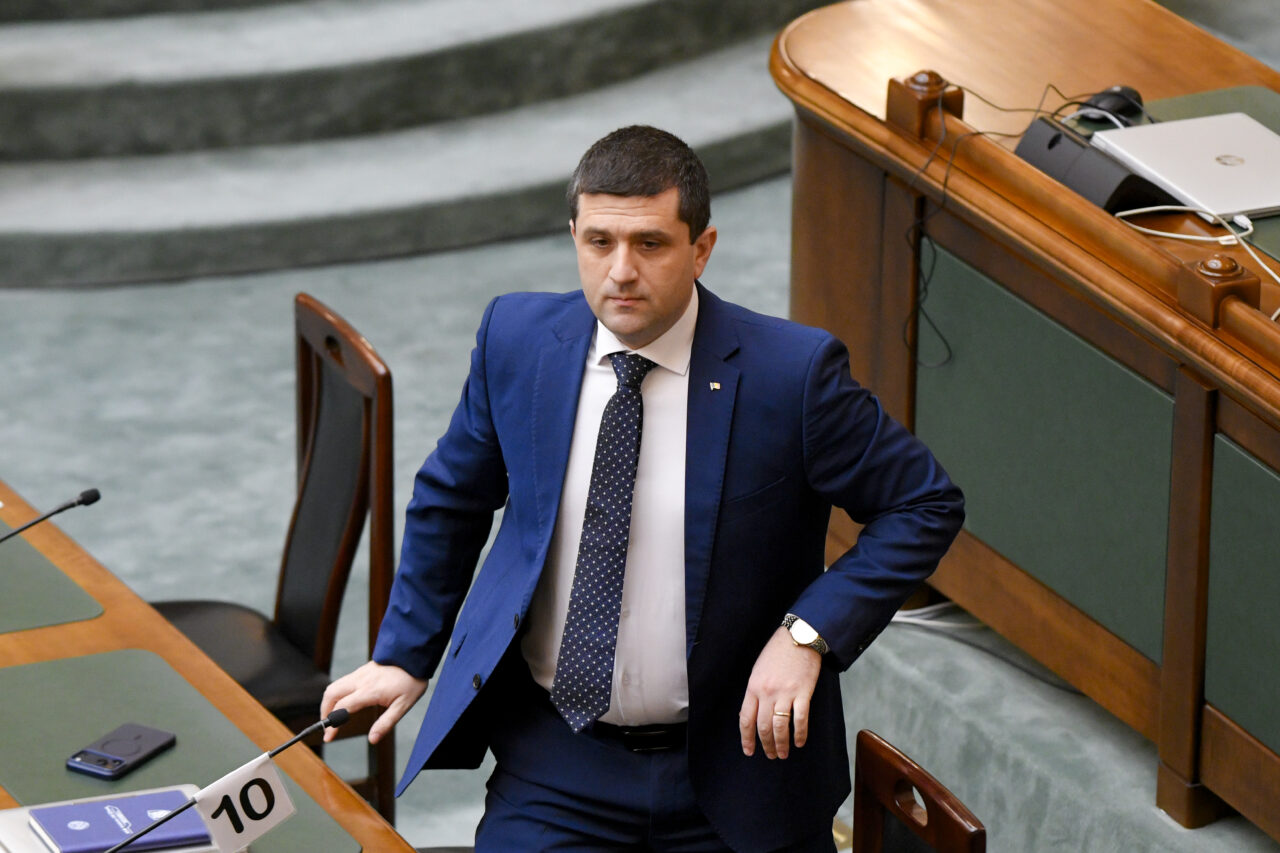 miruta,-despre-varianta-unui-premier-tehnocrat:-nu-e-o-solutie-pe-care-putem-sa-o-introducem-noi,-doar-cu-13%-in-parlament