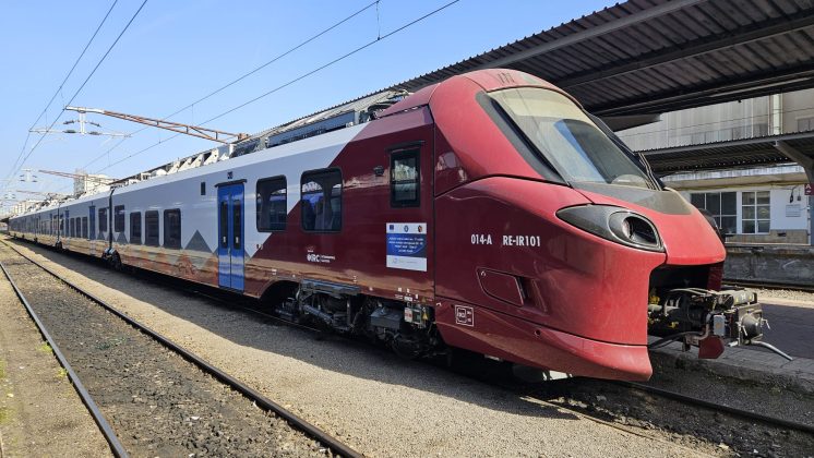 video-de-ce-pleaca-trenurile-noi-de-la-alstom-cu-intarzieri-si-de-o-ora,-din-gara-de-nord
