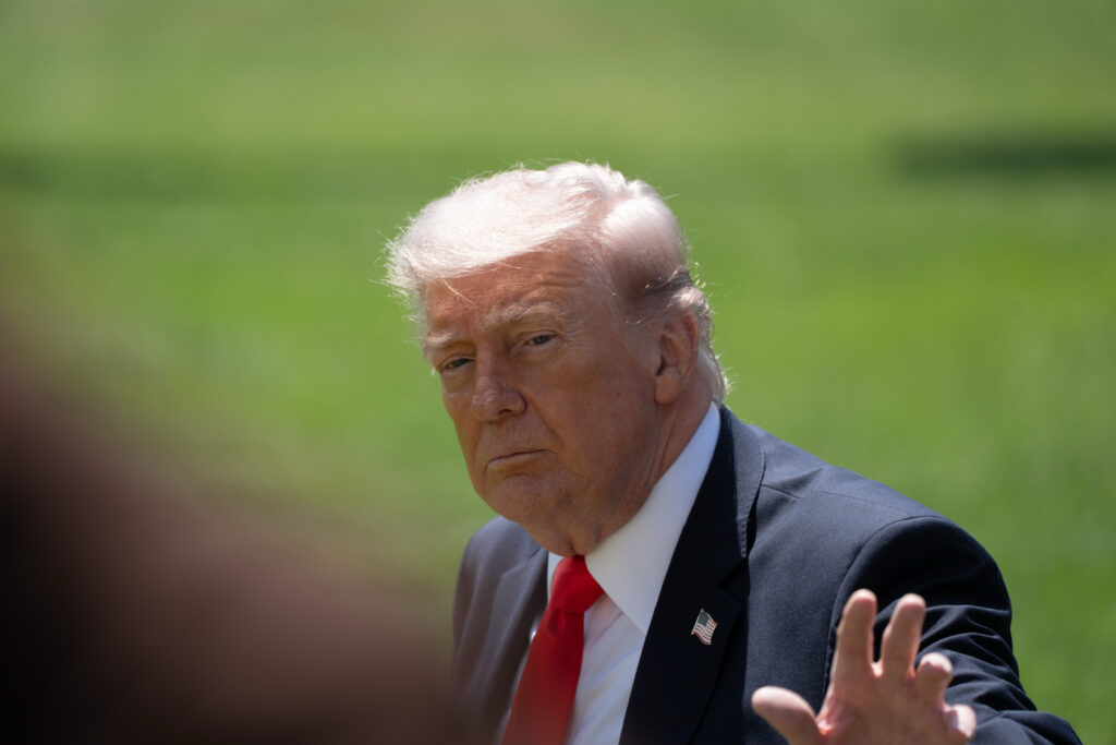 donald-trump-anunta-ca-suspenda-un-atac-planificat-asupra-iranului-la-solicitarea-liderilor-din-golf