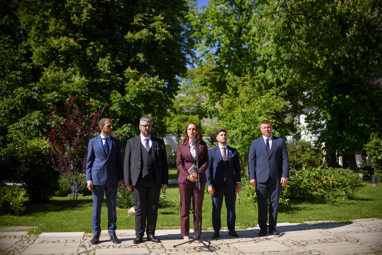 pot,-la-consultarile-de-la-cotroceni.-senatorul-gheorghe-vela-anunta-ca-partidul-oamenilor-tineri-recunoaste-autoritatea-lui-nicusor-dan