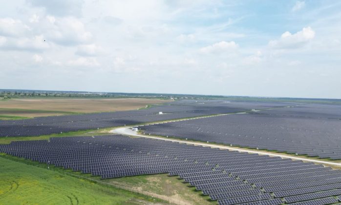 cel-mai-bogat-ucrainean-ajunge-la-300-mw-instalati-in-regenerabile-in-romania.-parcul-fotovoltaic-de-126-mw-de-langa-bucuresti-a-primit-licenta