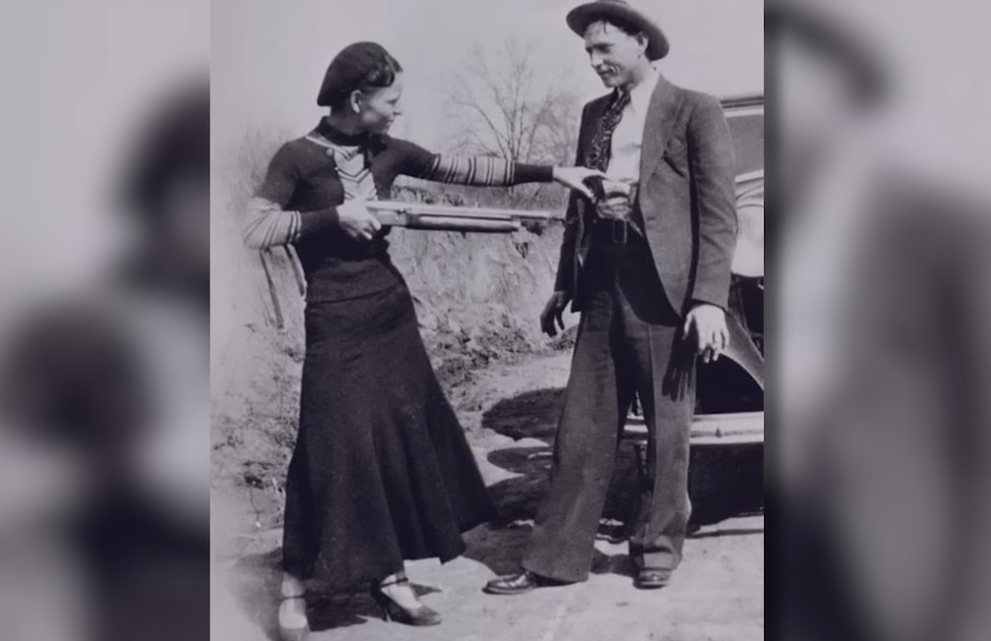 celebrul-cuplu-de-infractori-bonnie-si-clyde,-impuscati-mortal-pe-23-mai-1934