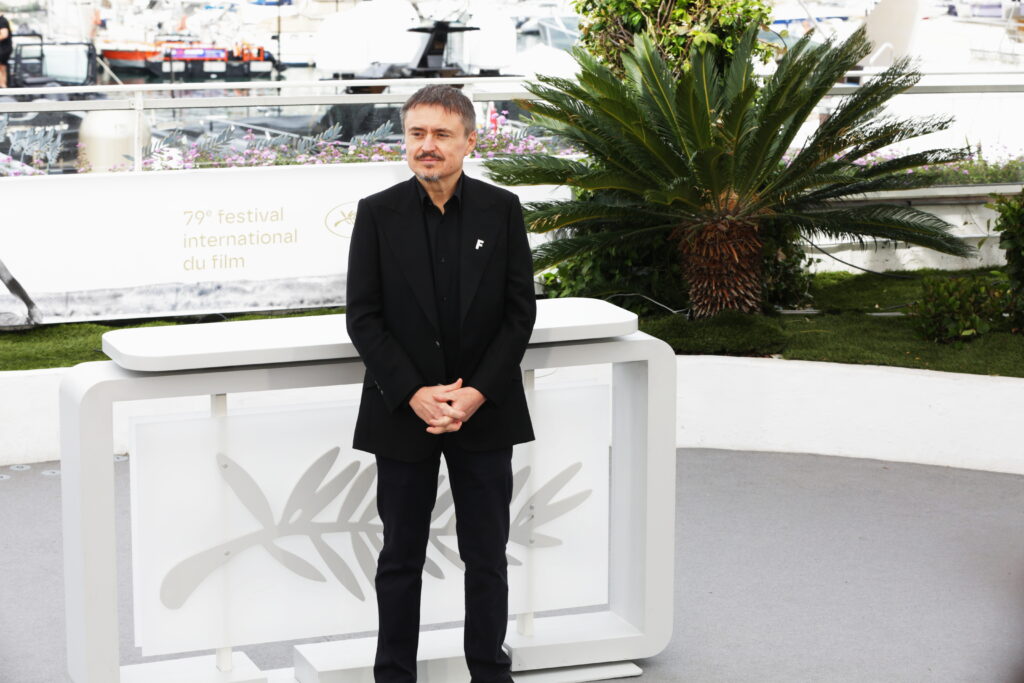 mungiu,-dupa-castigarea-palme-dor-la-cannes-2026:-starea-lumii-nu-este-cea-mai-buna/-acest-film-este-un-angajament-impotriva-oricarei-forme-de-fundamentalism