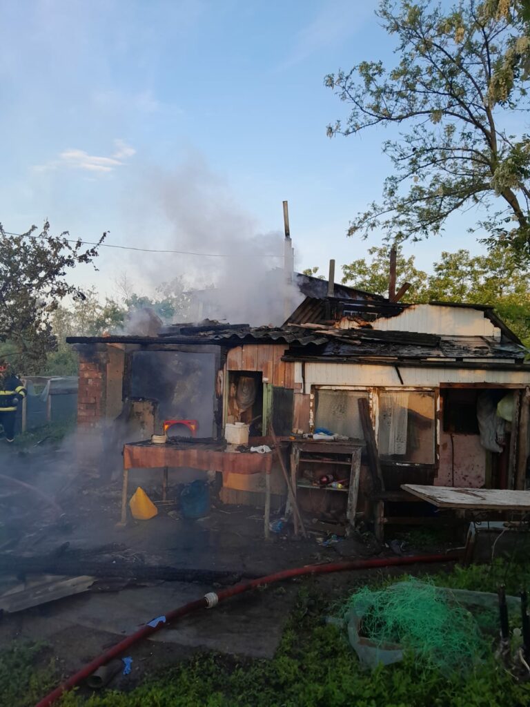 incendiu-mortal-in-botosani,-dupa-ce-un-barbat-a-adormit-in-timp-ce-fuma