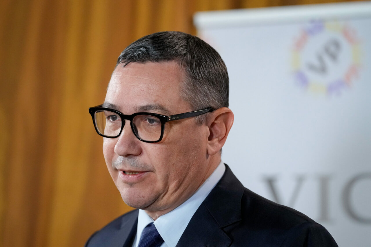 ponta,-dupa-ce-administratia-prezidentiala-a-anuntat-ca-angajeaza-o-firma-de-lobby-pentru-relatia-cu-sua:-de-ce-o-platim-in-continuare-din-buget-pe-doamna-ministru-de-externe-si-echipa-sa-de-ong-isti?