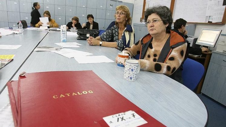 sporurile-din-educatie-din-2027:-spor-de-pana-15%-din-salariul-de-baza-celor-care-predau-simultan-la-mai-multe-clase-de-elevi-din-scoala-primara-si-gimnaziu