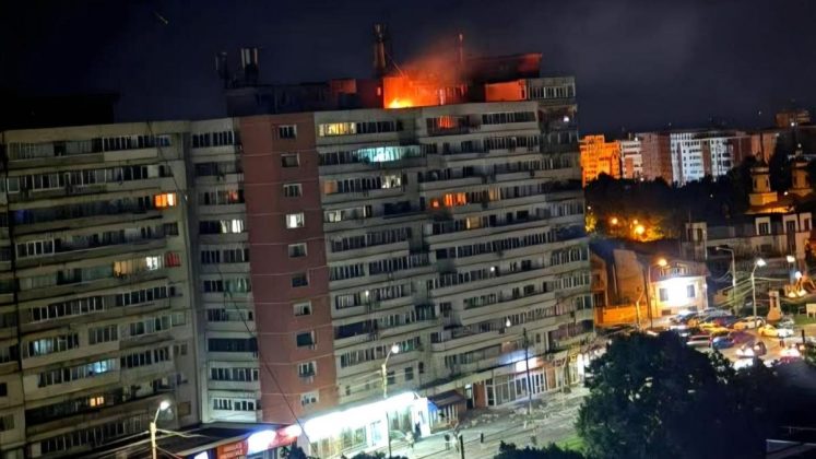 video-o-drona-s-a-prabusit-peste-un-bloc-din-orasul-galati-si-a-explodat.-doua-persoane-au-fost-transportate-la-spital