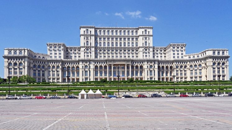 sindicalistii-de-la-sanitas-reiau-protestele.-cer-retragerea-proiectului-noii-legi-a-salarizarii