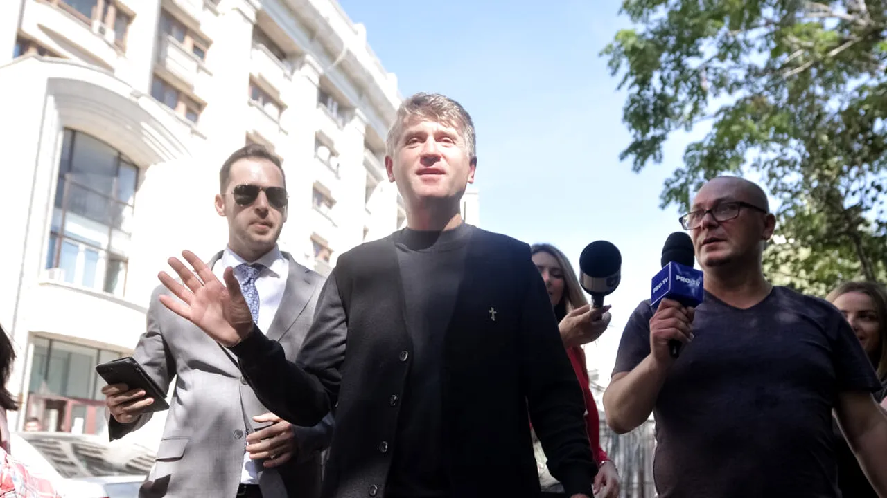 Anchetatorii au descins la casa lui Cristian Pomohaci, au găsit sume mari de bani