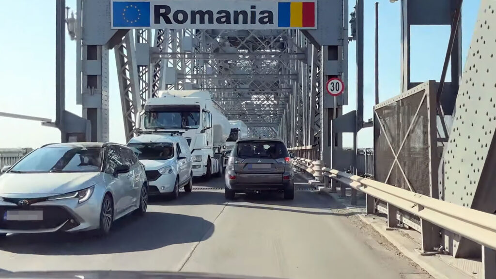 Taxa de pod Giurgiu-Ruse se plătește electronic din 15 iunie
