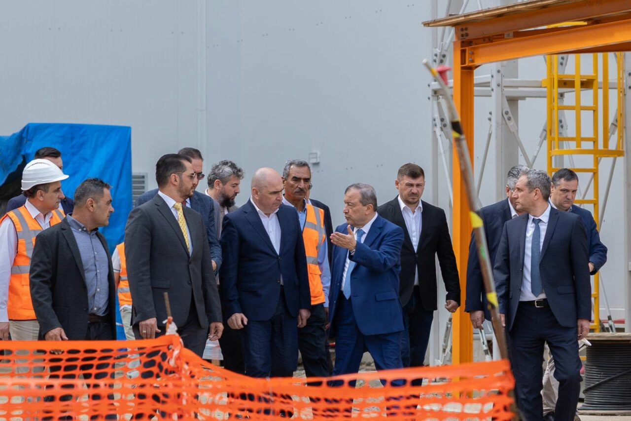 Bolojan a vizitat Mintia pentru asigurarea alimentării cu gaz până în august