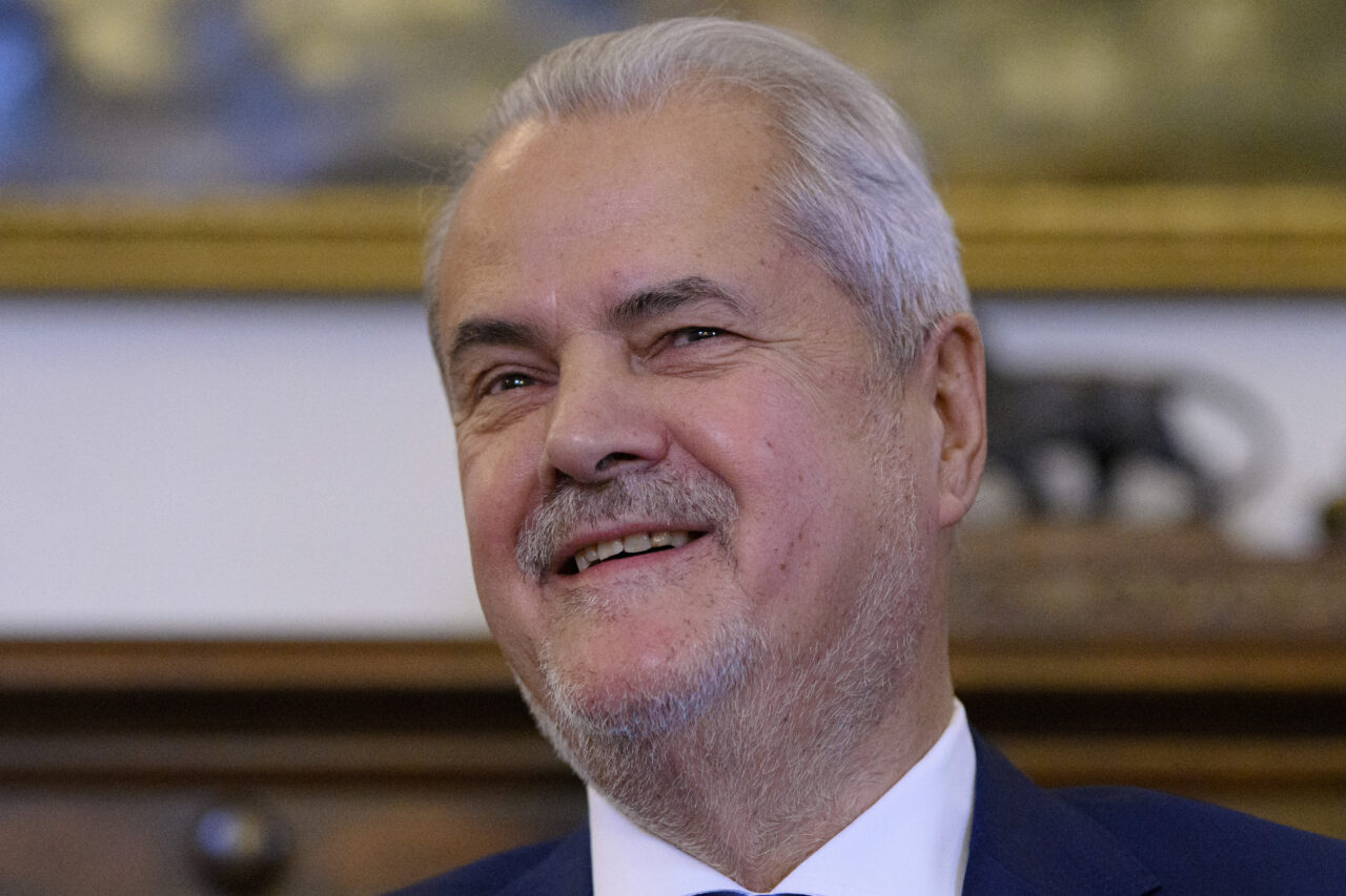 Adrian Năstase sugerează lui Eugen Tomac să reunească echipa cu Băsescu la Transporturi