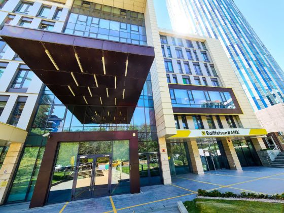 Raiffeisen neagă că ar fi încercat să blocheze o amendă, conform reacției