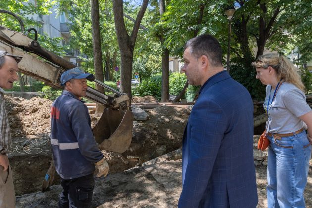 Primarul Ciucu a vizitat șantiere din București cu întârzieri de până la un an