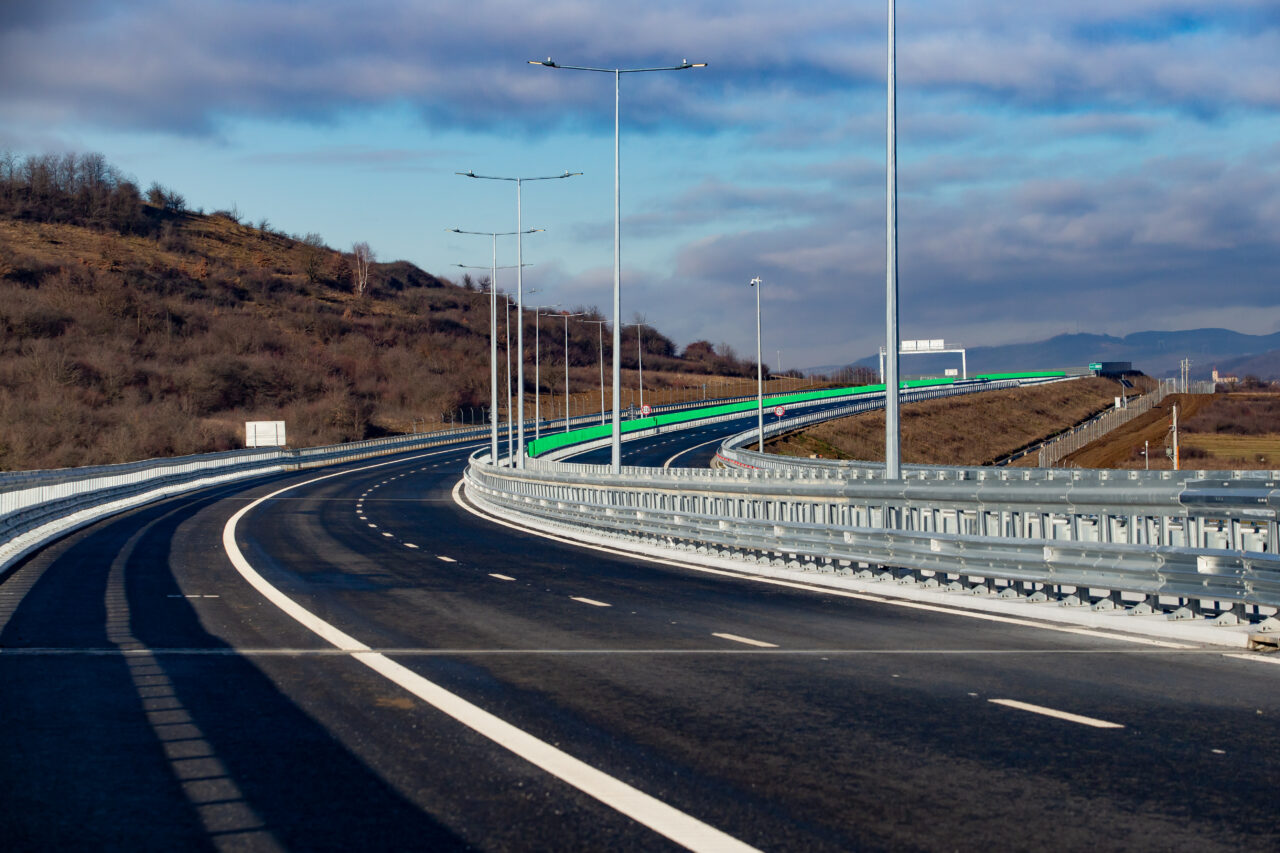 Profesor de condus recomandă evitarea opririlor și selfie-urilor în tunelul de pe autostrada Sibiu-Pitești