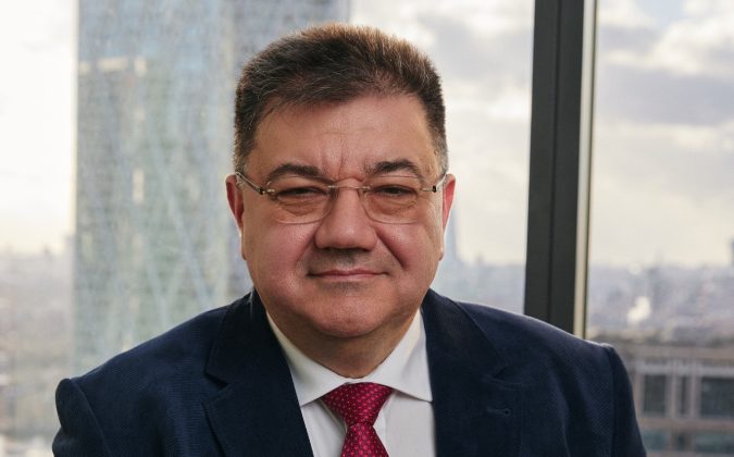 Piețele petroliere reacționează la acordul SUA-Iran, băncile centrale trebuie să gestioneze inflația