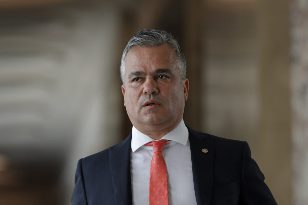 udmr-anunta-ca-nu-intra-la-guvernare-|-vestea:-nu-am-nicio-rezerva-sa-discut-cu-aur-|-o-parte-dintre-sustinatorii-lui-ilie-bolojan-se-intalnesc-in-aceasta-seara-in-bucuresti