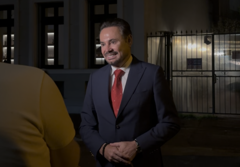 gheorghe-falca,-anunturi-despre-adrian-vestea,-in-fata-restaurantului-unde-a-petrecut-cu-sustinatorii-lui-bolojan:-vestea-s-a-autoexclus,-procedurile-ce-mai-conteaza?!-veti-afla-de-biroul-permanent-de-maine